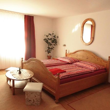 Fenyves Apartman Sárospatak Exterior foto