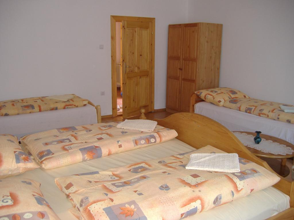 Fenyves Apartman Sárospatak Exterior foto