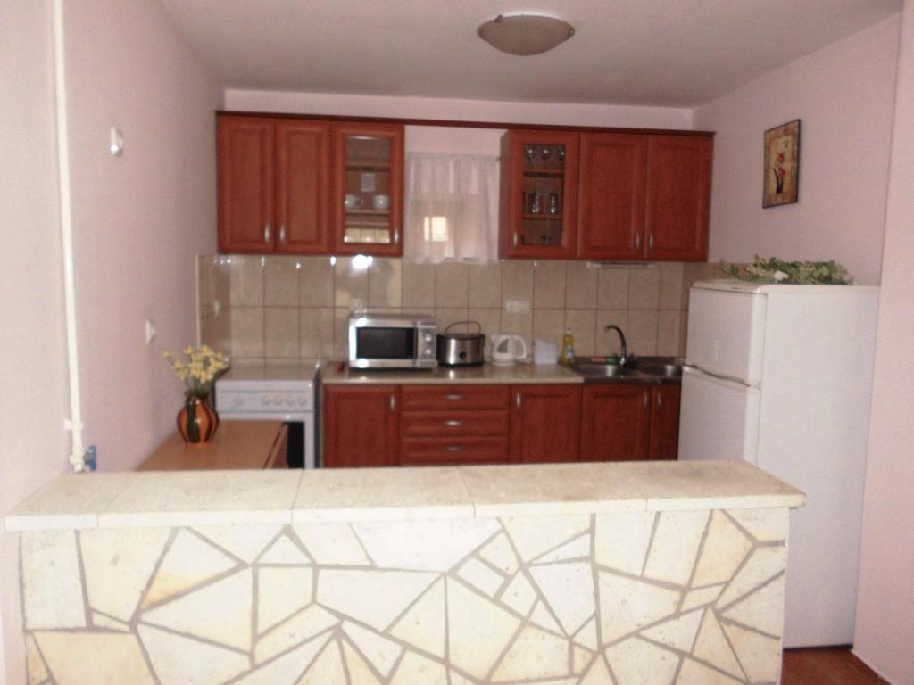 Fenyves Apartman Sárospatak Exterior foto