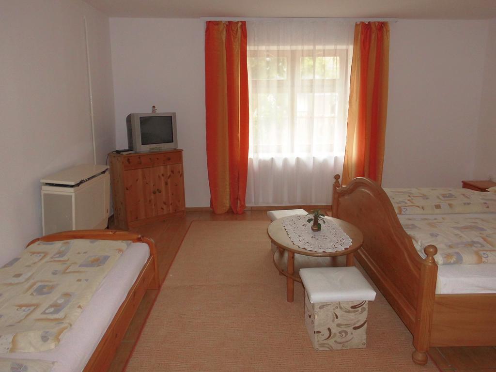 Fenyves Apartman Sárospatak Exterior foto