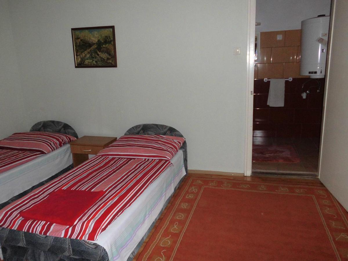 Fenyves Apartman Sárospatak Exterior foto
