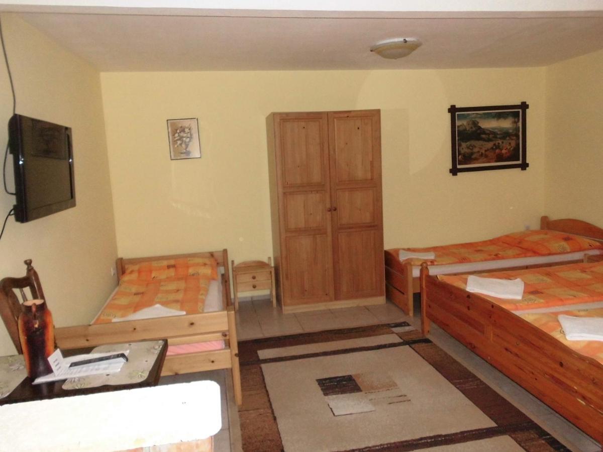 Fenyves Apartman Sárospatak Exterior foto