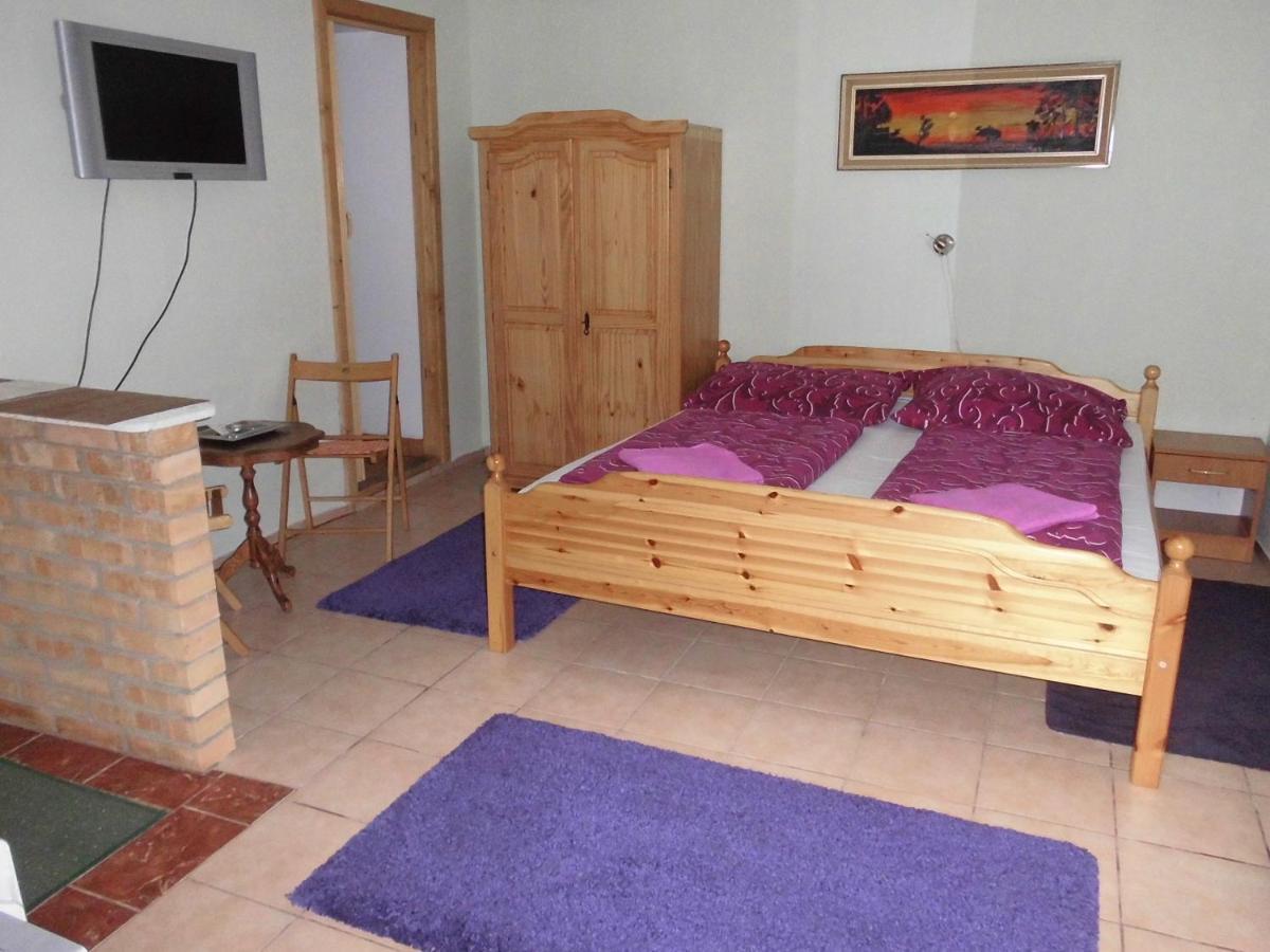 Fenyves Apartman Sárospatak Exterior foto